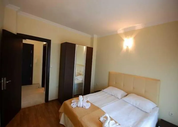 Хотел Saint George Palace 3*