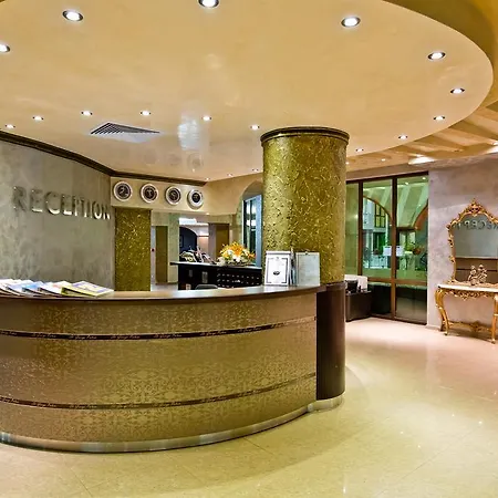 Saint George Palace סבטי ולאס