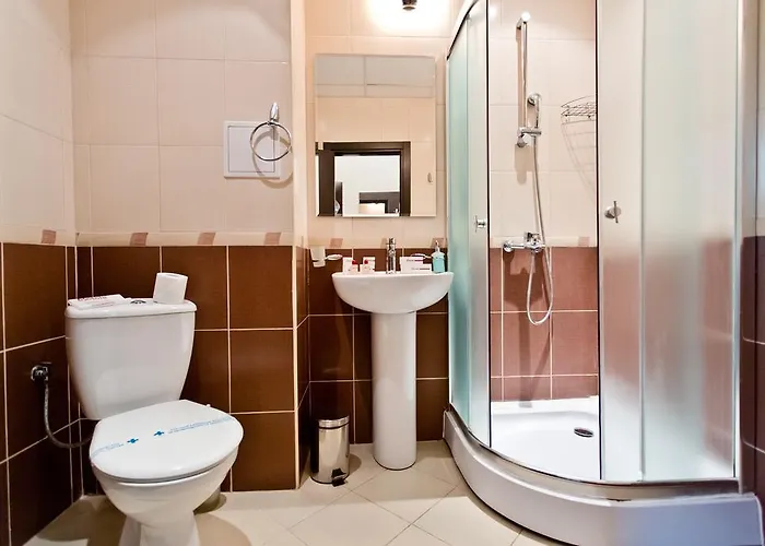 מלון Saint George Palace 3*