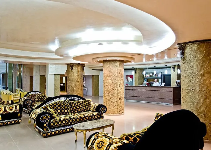 Saint George Palace מלון 3*