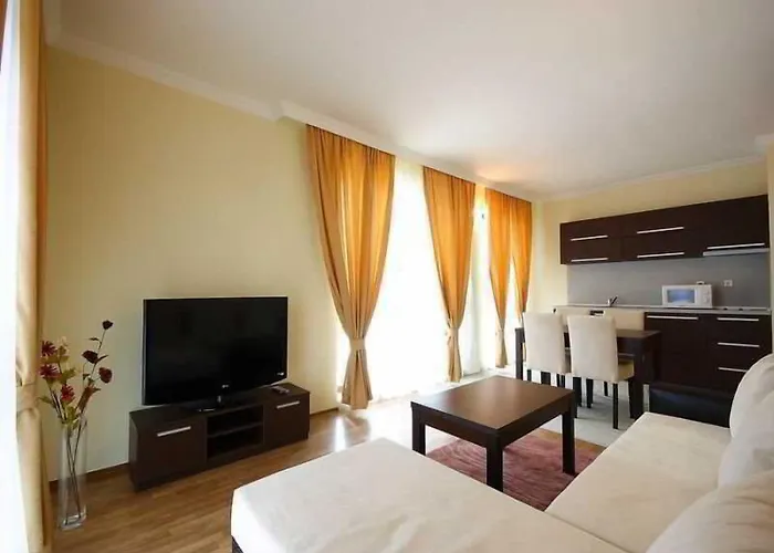 מלון Saint George Palace 3*