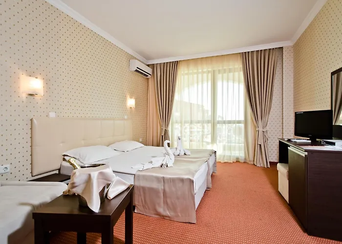 Saint George Palace מלון 3*